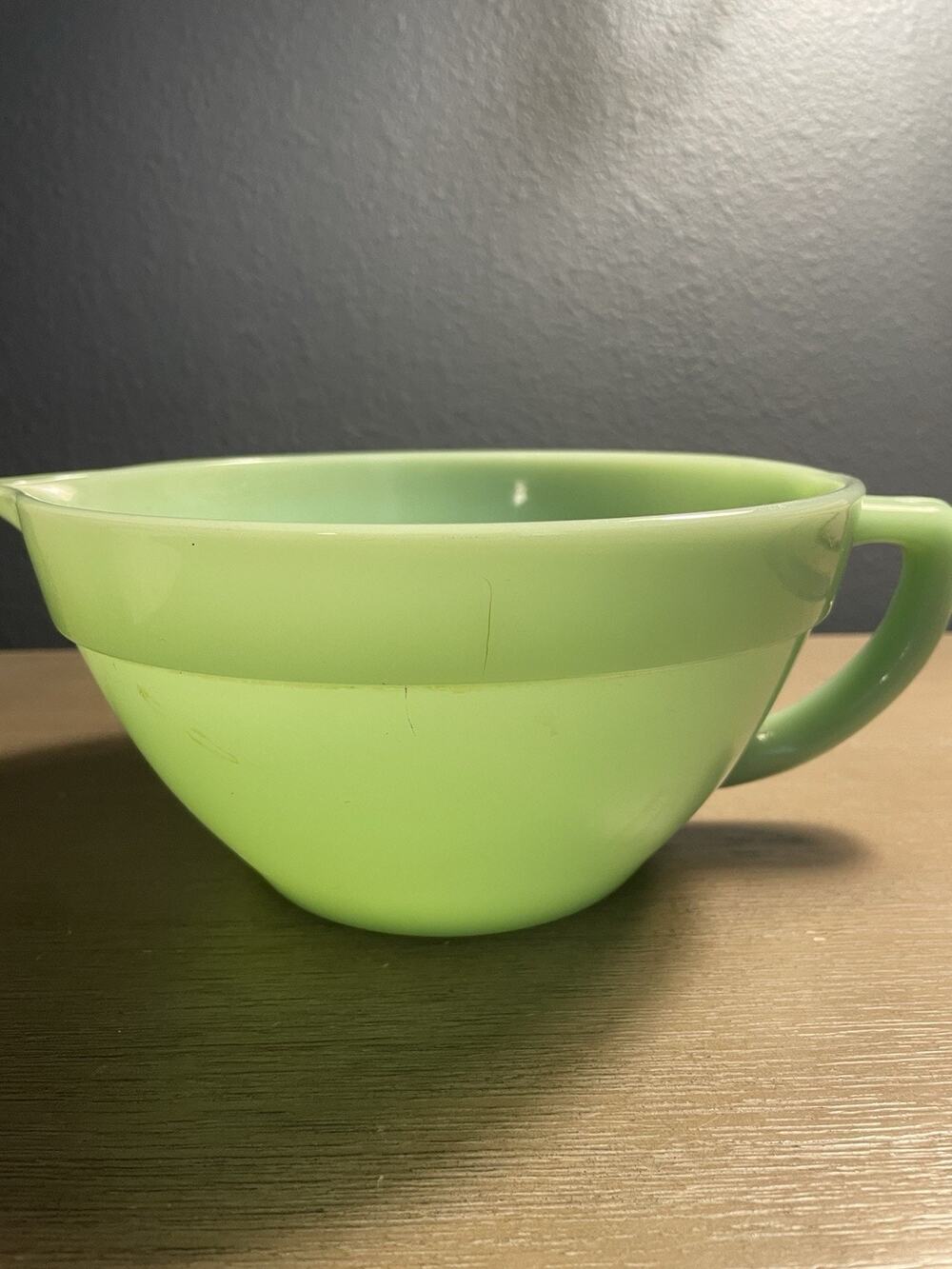 Vintage Fire-King Jadeite Batter Bowl 7.5” Mixing Bowl Pour Spout Hairline